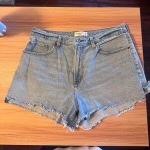 Abercrombie & Fitch High Rise Mom Short